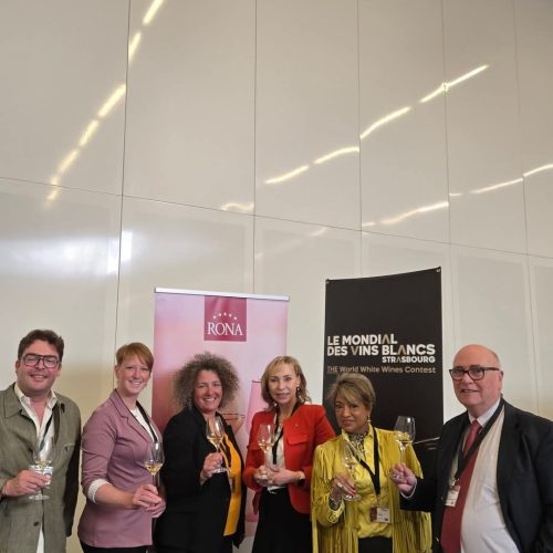 inspirant Le mondial du vins Blancs_ assister les juges